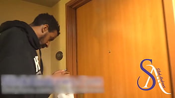 Preview 1 of Mai Aff - Calista Fucks Her Delivery Driver