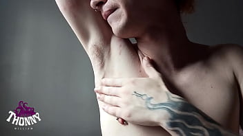 Preview 3 of Beatiful Trany Porn - Macho falando putaria e brincando com as axilas
