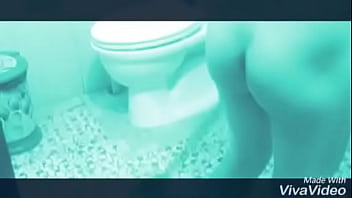 Preview 3 of Prone Pussy Videos - Dọn WC