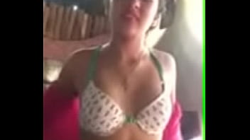 Preview 1 of Xwidio - Se desnuda para el novio