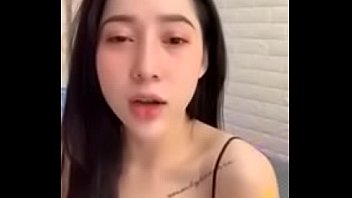 Preview 2 of Maria Ome - Uplive show lo hang ngon trang mup ngon hon tram anh