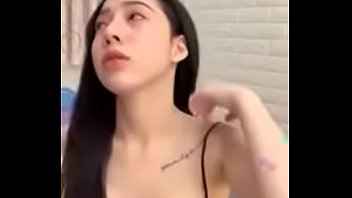 Preview 3 of Maria Ome - Uplive show lo hang ngon trang mup ngon hon tram anh