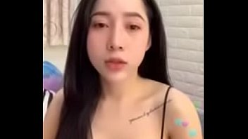 Preview 1 of Maria Ome - Uplive show lo hang ngon trang mup ngon hon tram anh