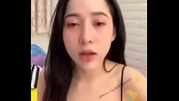 Preview 4 of Maria Ome - Uplive show lo hang ngon trang mup ngon hon tram anh