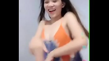 Preview 3 of Toilet Asyik - Uplive Show h&agrave_ng mới nhất Em g&aacute_i Lộ h&agrave_ng khủng