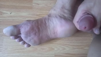 Preview 1 of Xnxx Mnm - Solo cum on my feet