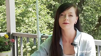 Preview 2 of Log Cooc - Lisa Fucks Her Pink Vibrator