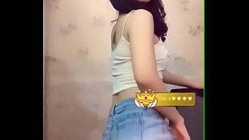Preview 2 of Www Xxxbangbroscom - Uplive e g&aacute_i nhay show h&agrave_ng cực mạnh