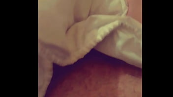 Preview 1 of Hot African Aunty Breast Feeding - عراقي عيره نارر شوفو شطوله