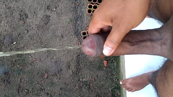 Preview 3 of Indein Baby Xnxx Video - Meu pau mijando.