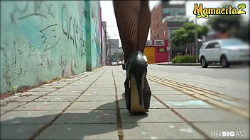 Preview 1 of Meeting Family 2 - MAMACITAZ - Teen Bubble Butt Babe Indira Uma Twerks On Dick