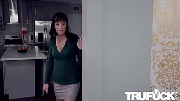 Preview 4 of Dangerous Sex Dead - Alana Cruise,  Carolina Sweets In Distracted By Dick