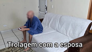 Preview 1 of Boya Sxxx - Corno chama amigo e o deixa ver sua esposa e participa do sexo.
