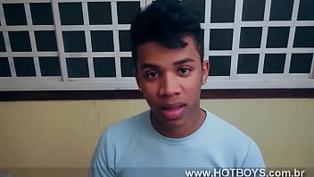 Preview 4 of Ebuni Teen - Luan Mastro rasgando o cuzinho de Gobi