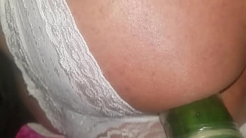 Preview 1 of Pussy Licking Outdoor Pee - Quiero coger