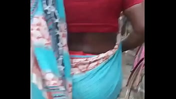 Preview 3 of Noel Bang Bus - Sexy saree aunty