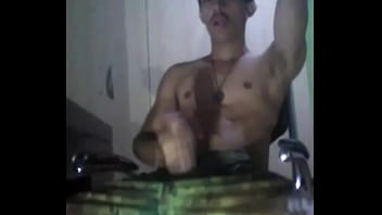 Preview 2 of Chudai Indin - novinho com bermuda de soldado