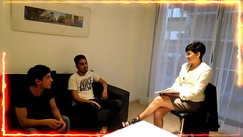 Preview 1 of Latest Stepmom Sex - PSICOLOGA CONVENCIDA Y COJIDA POR  DOS  PACIENTES