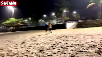 Preview 1 of Babyso Grati - Transando com desconhecidos na praia