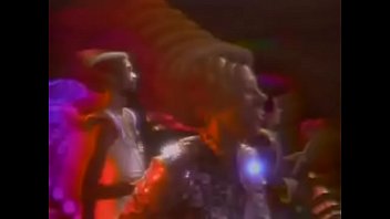 Preview 2 of Janvar Xnxx Com Hd - Earth,  Wind &amp_ Fire - Let&#039_s Groove (Official Music Video)