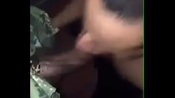 Preview 1 of Sex Videyo Downlod - Mamandosela a un militar