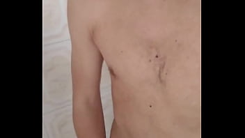 Preview 2 of Big Boobs Mom Son Look - Corto #1 - En la ducha