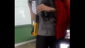 Preview 2 of Milf Lesbian - branquelo putasso com nerf pronta pra enfiar no cu de curioso acesse www.maesvagabundas.com.ur para encontrar mulheres casadas e gostosas