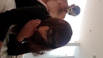 Preview 4 of Anal Ffm 69 - Travesti Karlatvags chupa la polla de desconocido y luego es penetrada de perrito