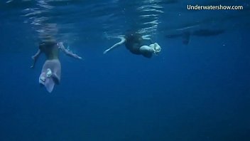 Preview 2 of Foto Memek Pramugari - Swimming Naked Russian Babes