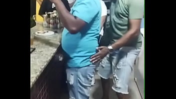 Preview 4 of Frre Mom - Eu n&atilde_o nasci gay