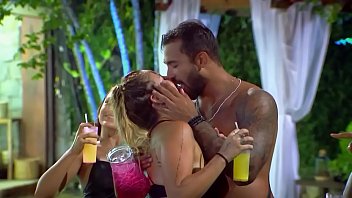 Preview 2 of Pakistani Meera Xnxx Video - Novinhas brancas fudendo com gostosos em uma casa de rico com muita putaria 24h por dia online atualizado 2019