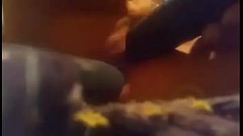 Preview 1 of Son Mothers Sleep - A mi amiga le gusta meterse un pepino por delante y otro por el ano