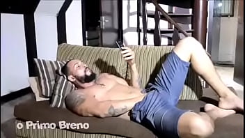 Preview 1 of Nipple Pinching And Face Sitting - Um macho &eacute_ bom imagina dois