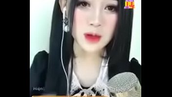 Preview 1 of Mom Froced Son Fuck Her - Hot girl uplive giao lưu với fan
