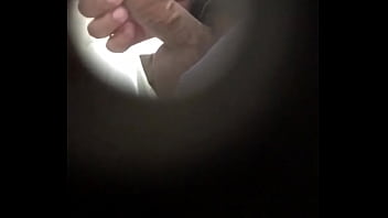 Preview 2 of Guy Hitting - Casado fazendo Banheirao