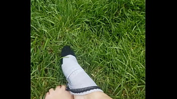 Preview 2 of Sunny Lion Open Sex - Walking barefoot
