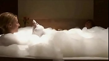 Preview 1 of Jacklin Sex Videos - Natacha Jaitt y Natalia Amigo en ba&ntilde_andose junta