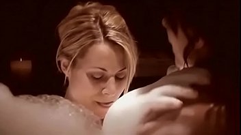 Preview 4 of Jacklin Sex Videos - Natacha Jaitt y Natalia Amigo en ba&ntilde_andose junta