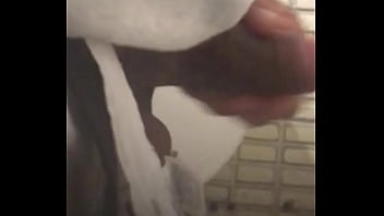 Preview 2 of Homemade Lesbians Webcam - Punheta no banheiro