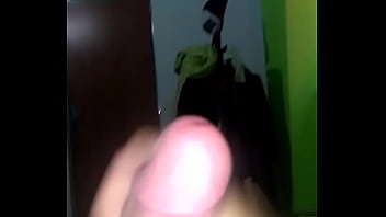 Preview 2 of At Restaurant - Gozando dentro do Quarto