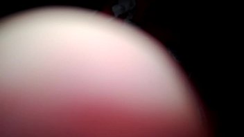 Preview 3 of Julie Barzzer Mom Sexx Kichen - Otra con la esposa de mi compa