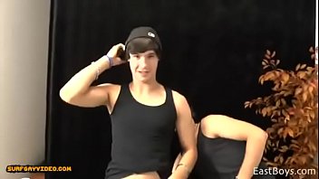 Preview 1 of Bistube Tight Ass - Os irm&atilde_os g&ecirc_meo