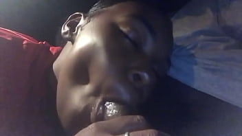 Preview 1 of Cumshoot Surprise - Black thot sucking dick