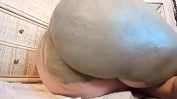 Preview 3 of Mom Son Magik Seks - Clamorose scoregge per questo grosso culo pieno di fango