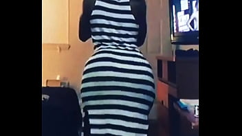 Preview 4 of Instruction L - Missdookieluv twerking