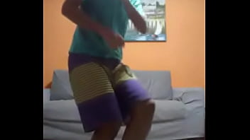 Preview 2 of Xxx Jqpqn - Baiano Picudo dan&ccedil_ando ao Som da m&uacute_sica do Globo Rural