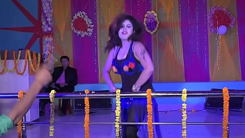 Preview 2 of Pashto Boy Gay Sex - पलंग करे चोय चोय पर जबरदस्त डांस