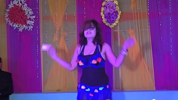 Preview 3 of Pashto Boy Gay Sex - पलंग करे चोय चोय पर जबरदस्त डांस