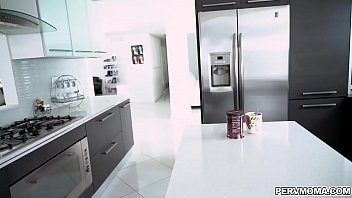 Preview 1 of Harshad Xxxbf - Honey Blossom uses her mouth perfectly to have an intimate conversation with her stepsons cock