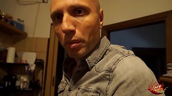 Preview 1 of Kwwxxx Xxx - Prima la spia poi si fa fare un Pompino di benvenuto dalla nuova attrice tettona. Capitano Eric fa capire subito di che pasta &egrave_ fatto un cazzo italiano alla Spagnola Bianka Blue
